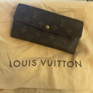 Louis Vuitton Sara wallet